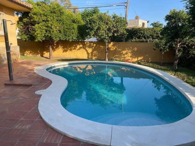 Villa con 4 Dormitorios  en Mijas