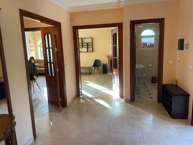 Villa con 4 Dormitorios  en Mijas