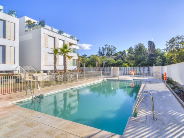 Apartamento con 2 Dormitorios  en Marbella