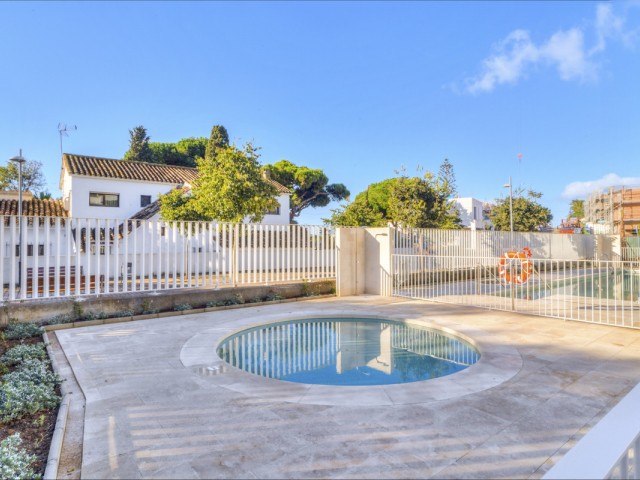 Apartamento con 2 Dormitorios  en Marbella