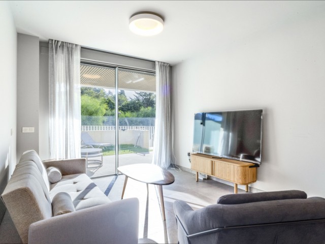 Apartamento con 2 Dormitorios  en Marbella
