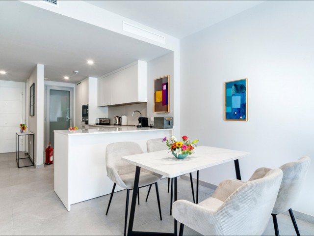 Apartamento con 2 Dormitorios  en Marbella