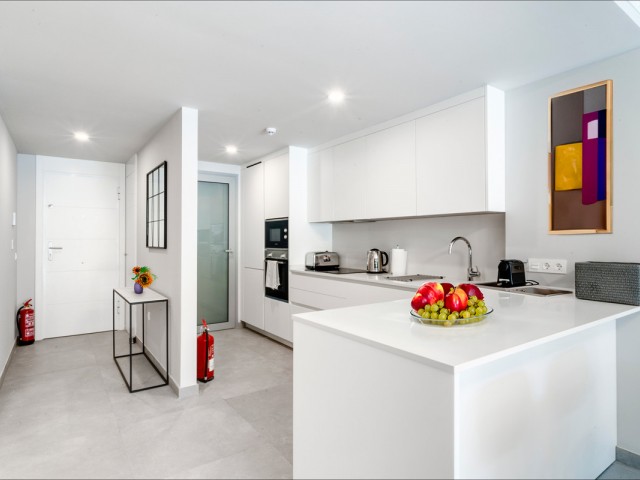 Apartamento con 2 Dormitorios  en Marbella