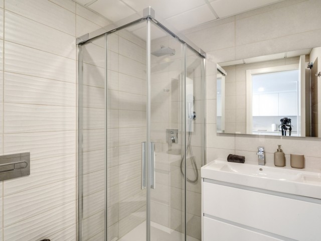 Apartamento con 2 Dormitorios  en Marbella
