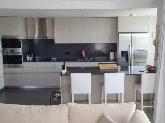Penthouse avec 2 Chambres  à Estepona