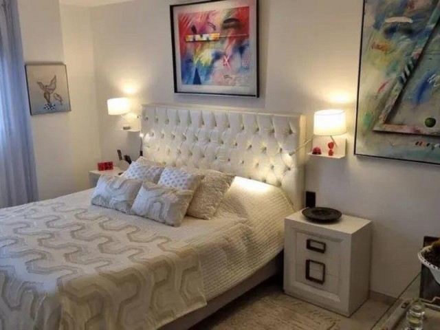 Penthouse avec 2 Chambres  à Estepona