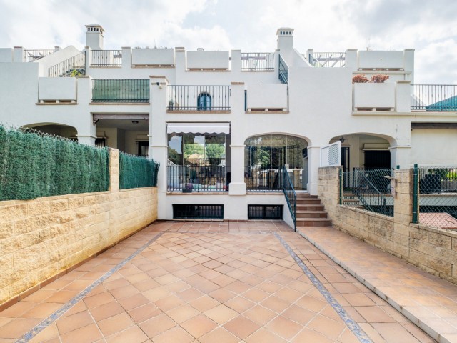 Adosado con 3 Dormitorios  en Nagüeles