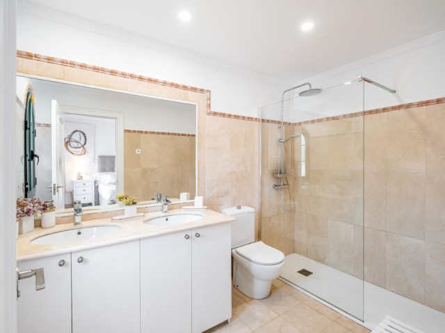 Adosado con 3 Dormitorios  en Nagüeles