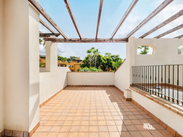 Adosado con 3 Dormitorios  en Nagüeles