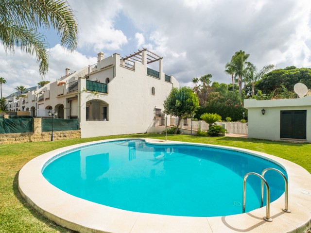 Adosado con 3 Dormitorios  en Nagüeles