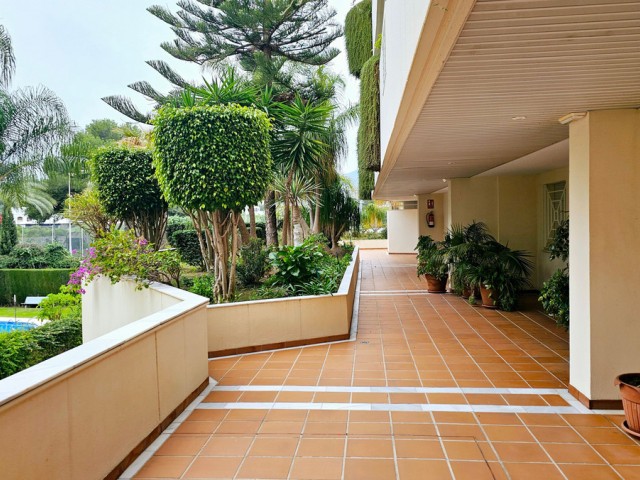 Apartamento con 3 Dormitorios  en Marbella