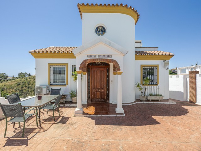 Villa con 4 Dormitorios  en La Cala de Mijas