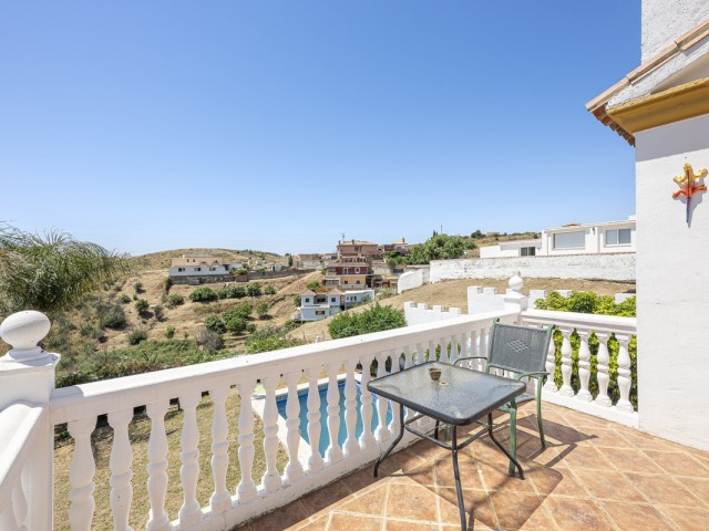 Villa con 4 Dormitorios  en La Cala de Mijas