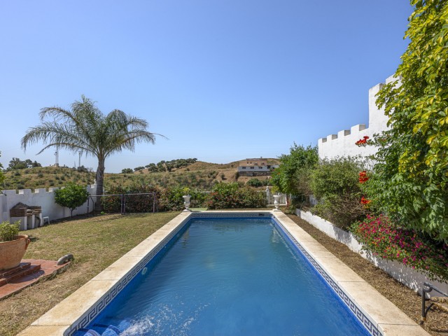 Villa con 4 Dormitorios  en La Cala de Mijas