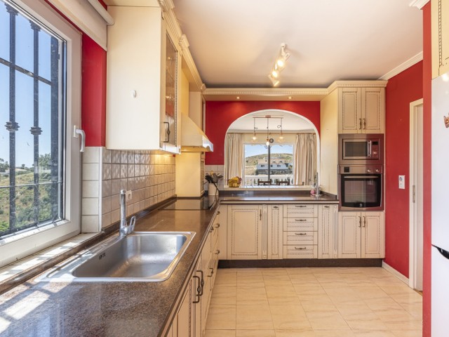 Villa con 4 Dormitorios  en La Cala de Mijas