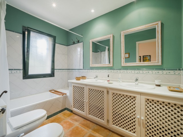 5 Soveroms Villa i Sotogrande