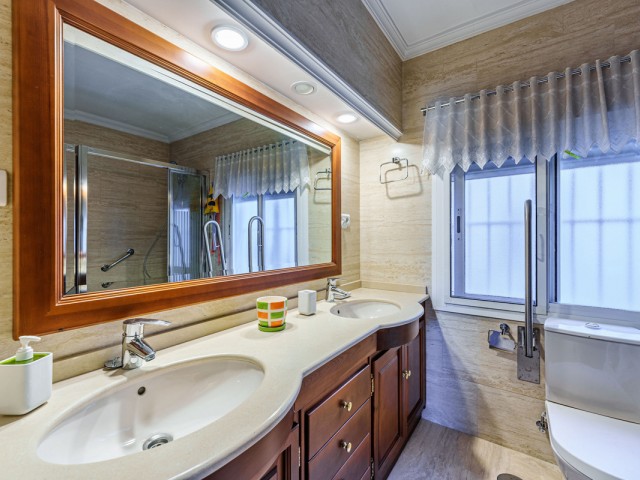 Ático con 5 Dormitorios  en Málaga Centro