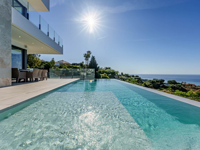 4 Bedrooms Villa in Benalmadena Costa