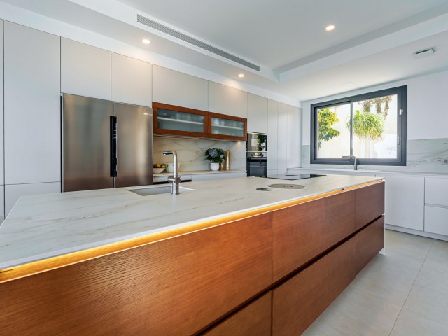 4 Bedrooms Villa in Benalmadena Costa