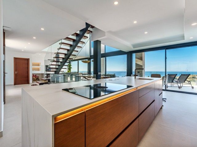 4 Bedrooms Villa in Benalmadena Costa