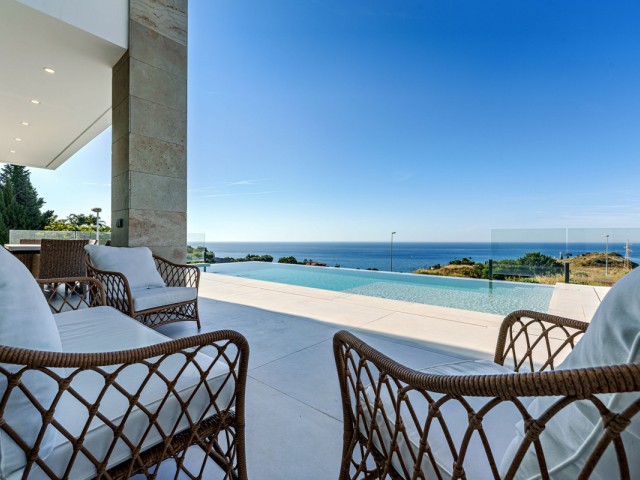 4 Bedrooms Villa in Benalmadena Costa