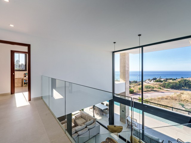 4 Bedrooms Villa in Benalmadena Costa