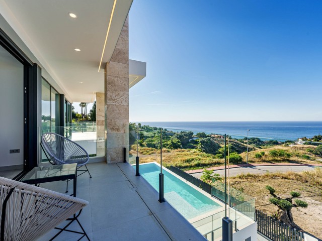 4 Bedrooms Villa in Benalmadena Costa
