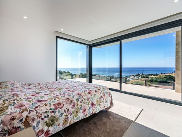 4 Bedrooms Villa in Benalmadena Costa