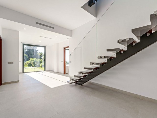 4 Bedrooms Villa in Benalmadena Costa