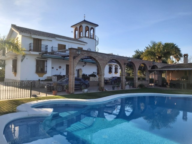 Villa avec 6 Chambres  à Alhaurín el Grande