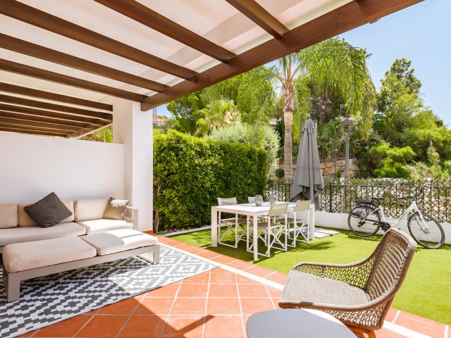 2 Bedrooms Apartment in Benahavís