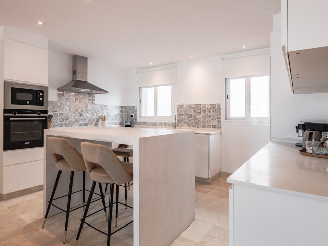 2 Bedrooms Apartment in Benahavís