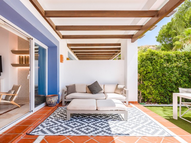 2 Bedrooms Apartment in Benahavís