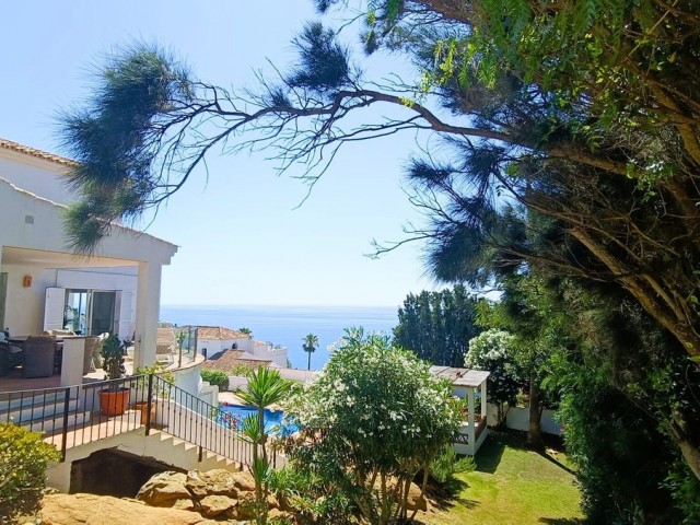 5 Soveroms Villa i Manilva