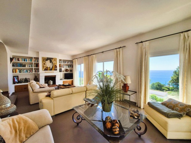 5 Soveroms Villa i Manilva