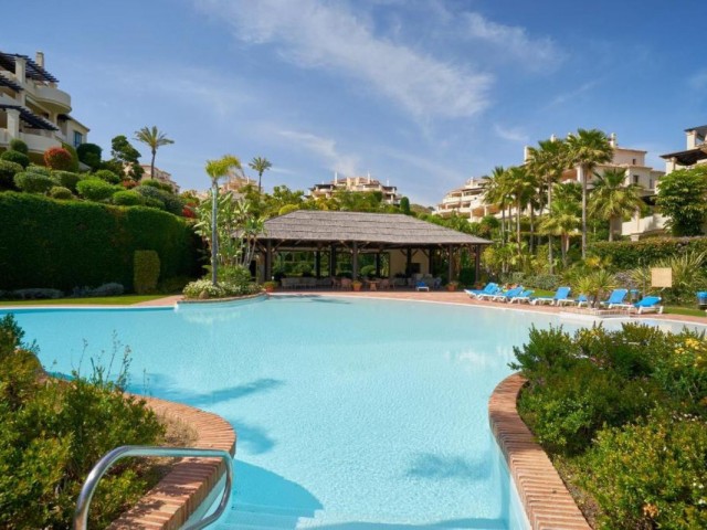 3 Bedrooms Apartment in Benahavís