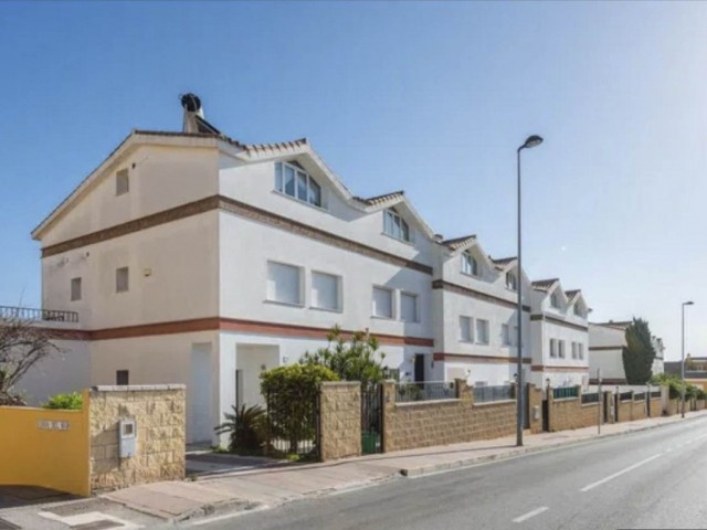 4 Bedrooms Townhouse in Manilva
