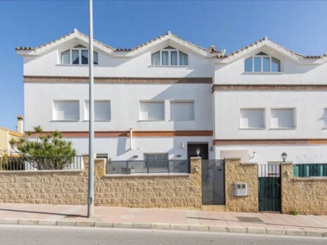 4 Bedrooms Townhouse in Manilva