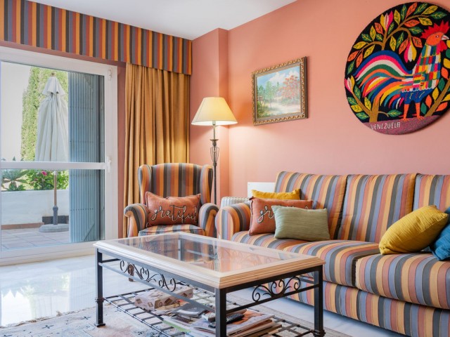 Apartamento con 4 Dormitorios  en Marbella