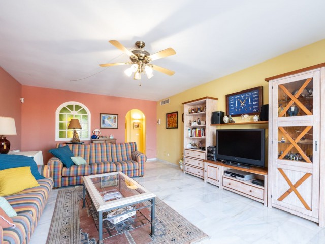 Apartamento con 4 Dormitorios  en Marbella