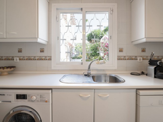 Apartamento con 4 Dormitorios  en Marbella