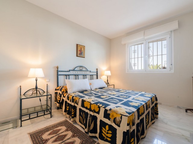 Apartamento con 4 Dormitorios  en Marbella