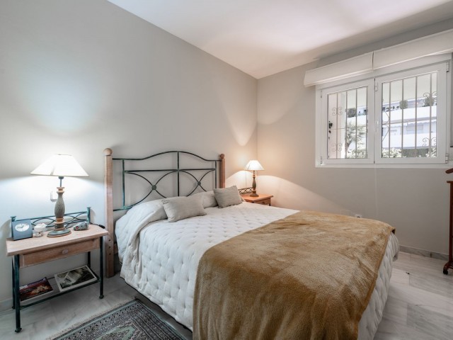 Apartamento con 4 Dormitorios  en Marbella