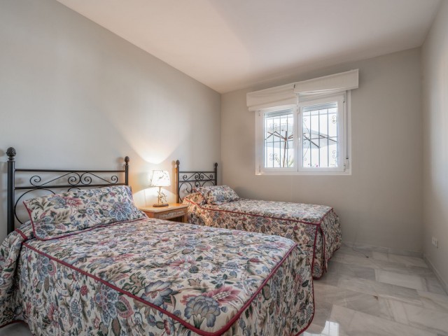 Apartamento con 4 Dormitorios  en Marbella