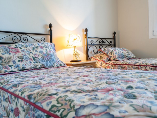 Apartamento con 4 Dormitorios  en Marbella