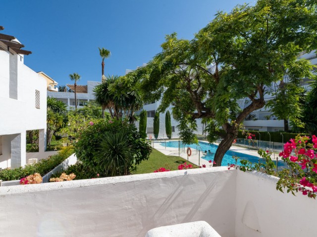 Apartamento con 4 Dormitorios  en Marbella