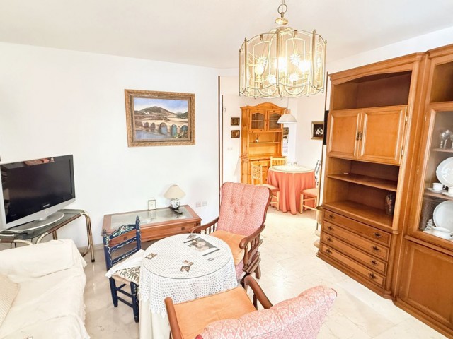 Apartamento con 2 Dormitorios  en Marbella