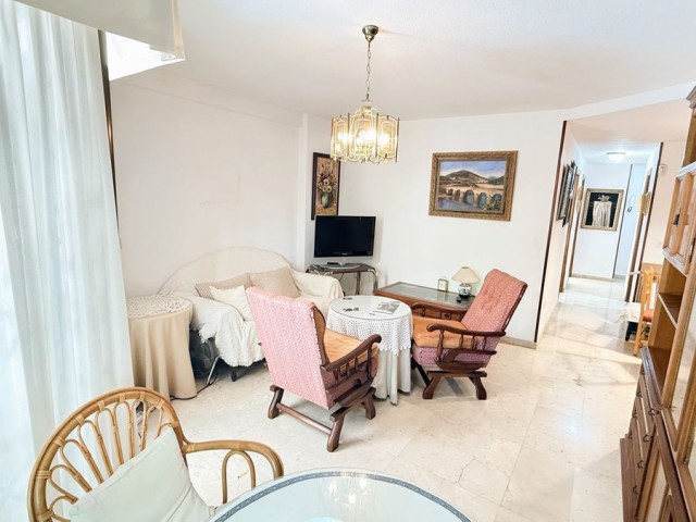 Apartamento con 2 Dormitorios  en Marbella