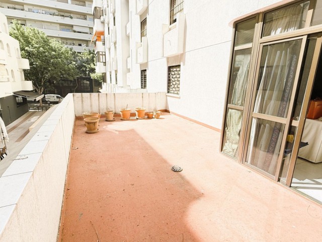 Apartamento con 2 Dormitorios  en Marbella