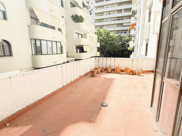 Apartamento con 2 Dormitorios  en Marbella